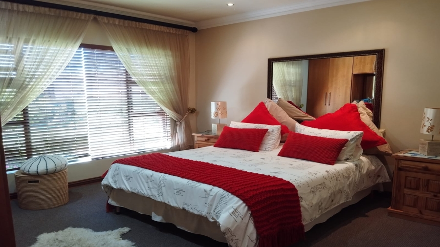 3 Bedroom Property for Sale in Van Der Hoff Park North West